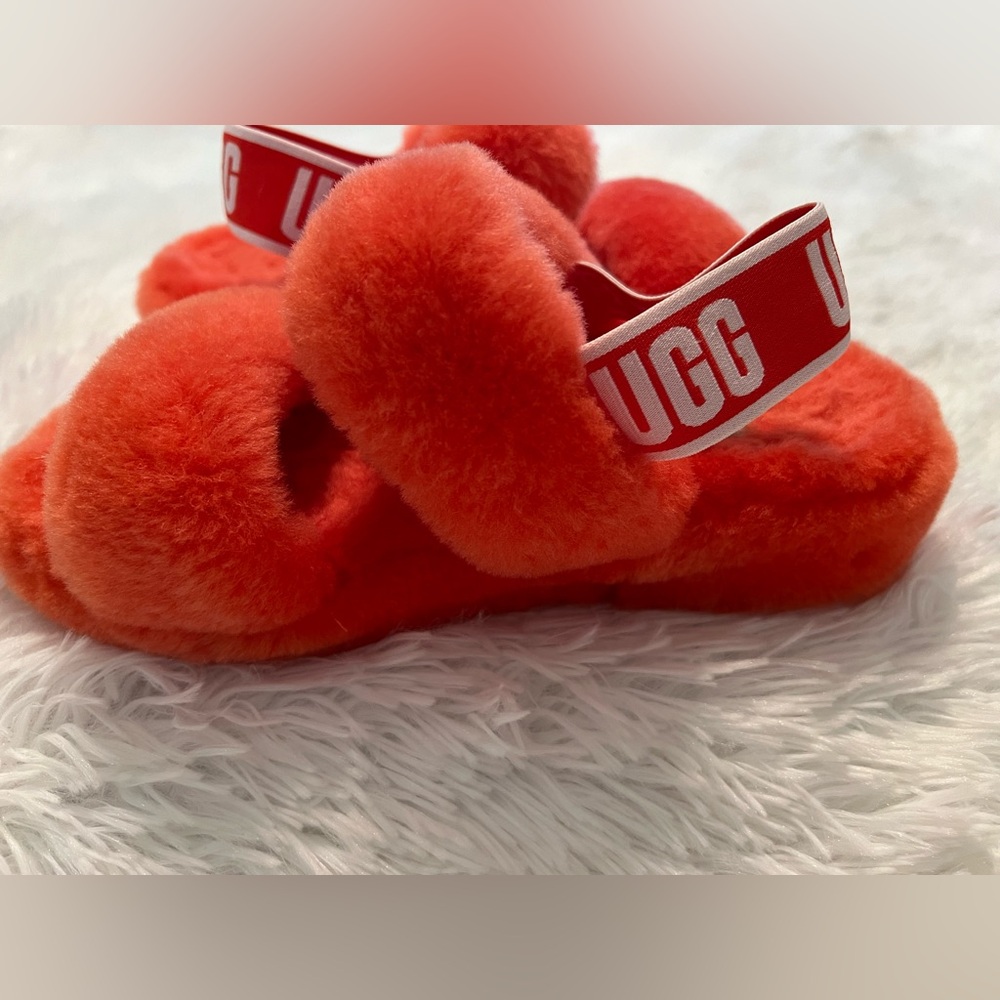 UGG Girl's Fluff Yeah Slide Slippers - LIKE NEW CONDITION! - Picture 8 of 12